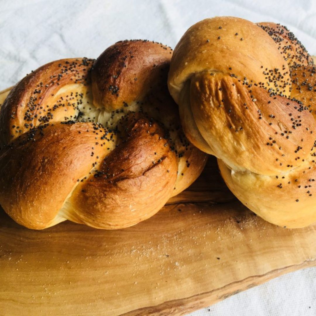 Knotted Poppy Seed Rolls